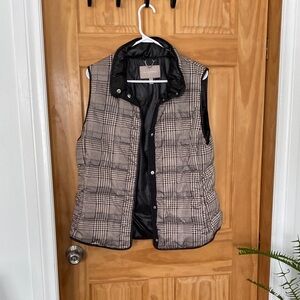Banana Republic Black and Cream Plaid Puffer Vest